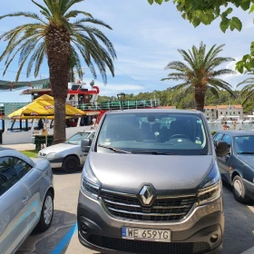 Wynajem busa 9-osobowego Renault Trafic ExtraLong