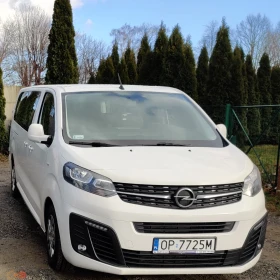 Wynajem busa 9-osobowego Opel Vivaro ExtraLong