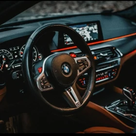 BMW M5 elegancka i sportowa limuzyna 600 koni 