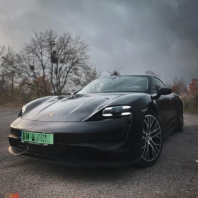 Porsche Taycan 4S Elektryk limuzyna 530 koni