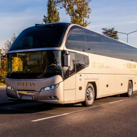 PRZEWOZY AUTOBUSOWE, AUTOKAROWE KLASY VIP - NEOPLAN CITYLINER **** STOLIKI