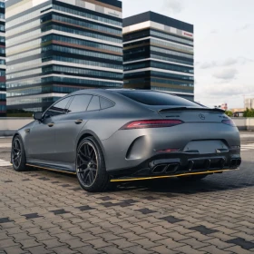 Wynajem Mercedes-AMG GT 63s V8-wypożyczalnia samochodów