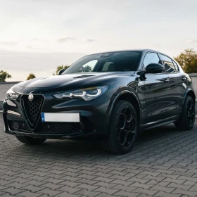 Alfa Romeo Stelvio Quadrifoglio V6 -wypożyczalnia samochodów