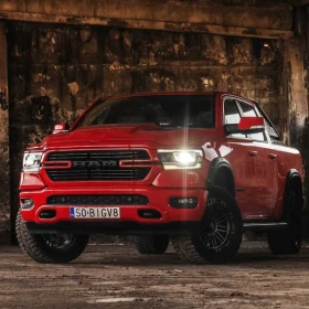 Wynajem Dodge RAM 1500 4x4 5.7L V8 HEMI wypożyczalnia samochodów
