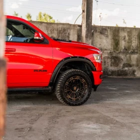 Wynajem Dodge RAM 1500 4x4 5.7L V8 HEMI wypożyczalnia samochodów