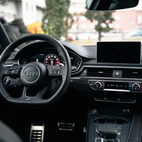 Wynajem Audi RS4 Sport Quattro 4x4 wypożyczalnia samochodów