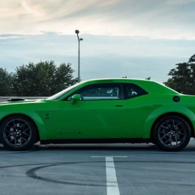 Wynajem Dodge Challenger Shaker Widebody 6.4L V8 HEMI wypożyczalnia