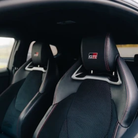 Wynajem Toyota GR Yaris Eventuri wypożyczalnia samochodów