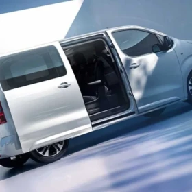 Wynajem Opel Zafira 2025 / 2.0 Diesel / 177 Koni / 9 osobowy / automat / klima