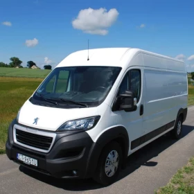 Wynajem samochodu dostawczego Peugeot Boxer 2.2 BlueHDi L3 H2 160 zł za dobę